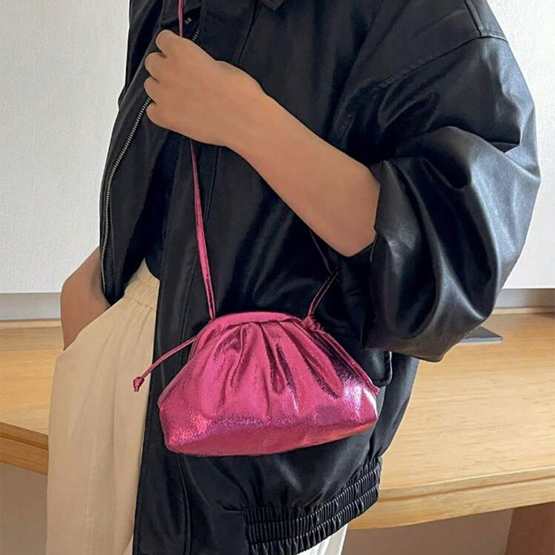 Pochette plissée lissante